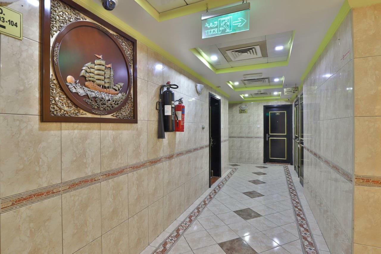 Oyo 261 Remas Hotel Apartment Dubái Exterior foto
