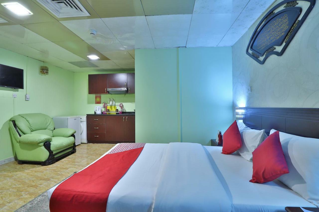 Oyo 261 Remas Hotel Apartment Dubái Exterior foto