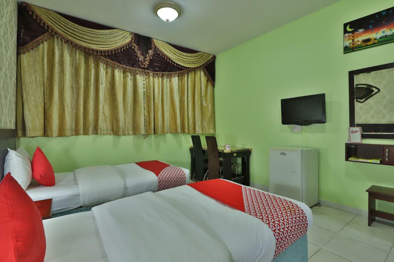 Oyo 261 Remas Hotel Apartment Dubái Exterior foto